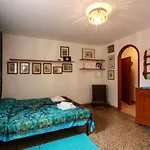 Santi Apostoli Home