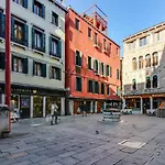 Santi Apostoli Home