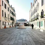 Santi Apostoli Home